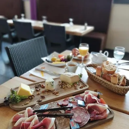 Cap En Aveyron Hotel 2*