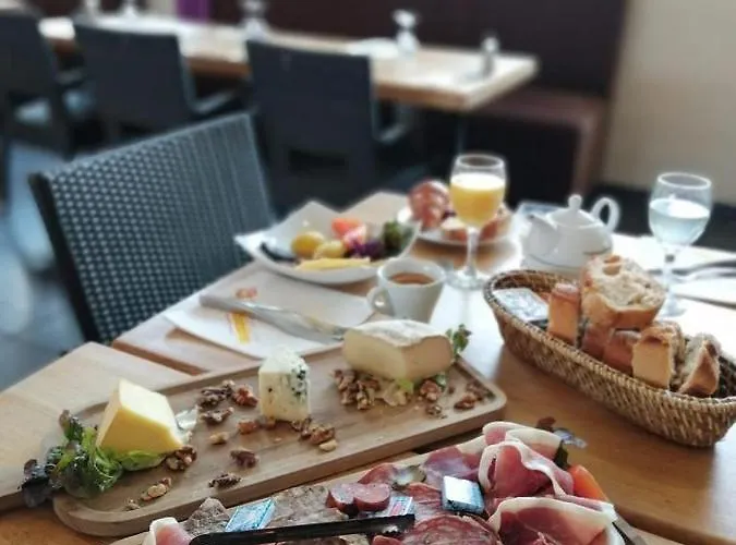 Cap En Aveyron Hotel 2*